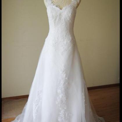 2015 White Dress A-line Appliqued Soft Tulle..